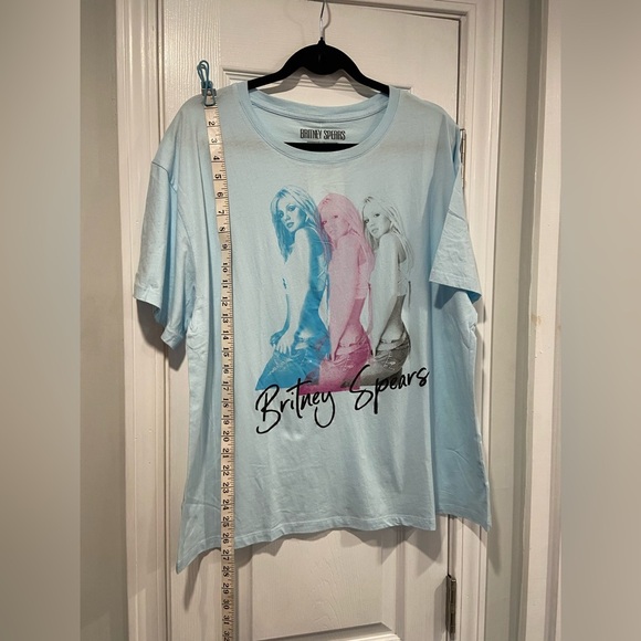 NWT Britney Spears Size L Light Blue Short Sleeve Cotton Tee Shirt Signature Y2K - Picture 10 of 10